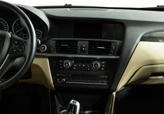 Подержанный автомобиль BMW X3 2012 года (14 фото)