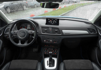 Подержанный автомобиль Audi Q3 2017 года (12 фото)