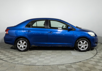 Подержанный автомобиль Toyota Yaris Sedan 2008 года (4 фото)