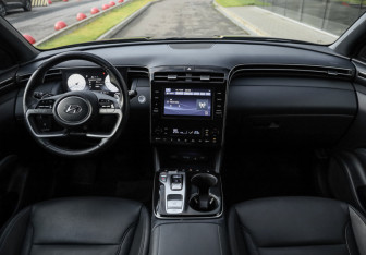 Подержанный автомобиль Hyundai Tucson 2022 года (12 фото)