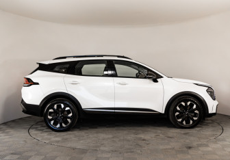 Подержанный автомобиль Kia Sportage 2023 года (4 фото)