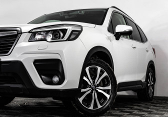 Подержанный автомобиль Subaru Forester Suv 2020 года (2 фото)