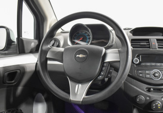 Подержанный автомобиль Chevrolet Spark 2022 года (14 фото)