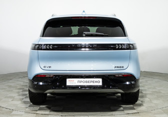 Подержанный автомобиль Voyah Free 2022 года (6 фото)