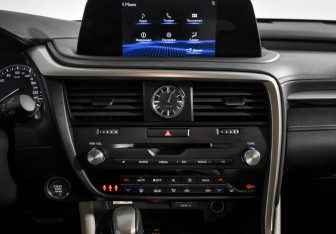 Подержанный автомобиль Lexus RX 2020 года (18 фото)