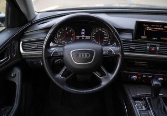 Подержанный автомобиль Audi A6 Sedan 2016 года (11 фото)