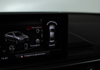 Подержанный автомобиль Audi A4 Sedan 2018 года (15 фото)