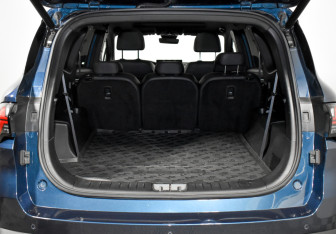 Подержанный автомобиль Geely Okavango 2023 года (24 фото)