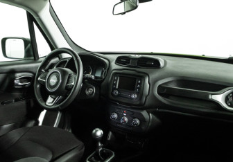 Подержанный автомобиль Jeep Renegade 2018 года (9 фото)
