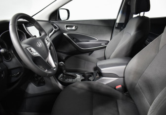 Подержанный автомобиль Hyundai Santa Fe 2012 года (10 фото)