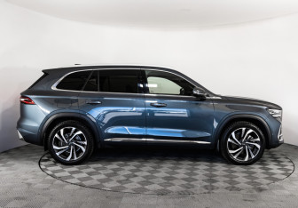 Подержанный автомобиль Geely Monjaro 2023 года (5 фото)