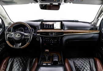 Подержанный автомобиль Mitsubishi Montero Sport 2022 года (12 фото)