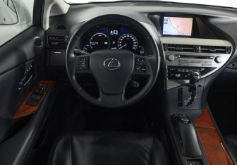 Подержанный автомобиль Lexus RX 2011 года (11 фото)
