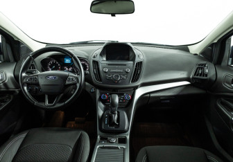 Подержанный автомобиль Ford Kuga 2017 года (13 фото)