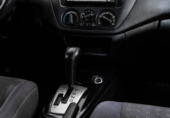 Подержанный автомобиль Mitsubishi Lancer Wagon 2004 года (11 фото)