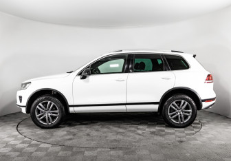 Подержанный автомобиль Volkswagen Touareg 2017 года (8 фото)