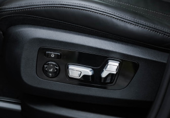 Подержанный автомобиль BMW X7 2023 года (25 фото)