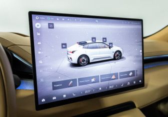 Подержанный автомобиль Zeekr 001 2024 года (18 фото)