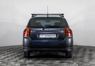 Подержанный автомобиль Toyota Corolla Hatchback 2006 года (6 фото)