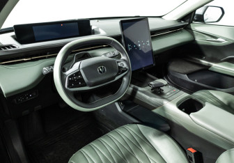 Подержанный автомобиль Changan Lamore 2023 года (11 фото)