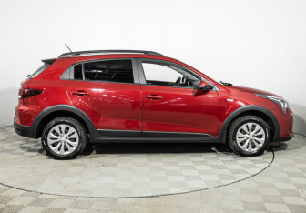 Подержанный автомобиль Kia Rio Hatchback 2021 года (4 фото)
