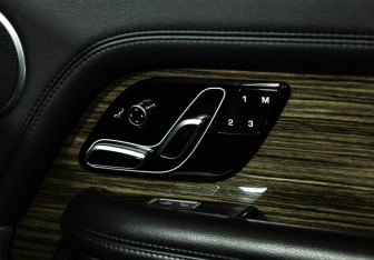 Подержанный автомобиль Land Rover Range Rover 2018 года (19 фото)