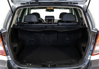 Подержанный автомобиль Opel Antara 2014 года (23 фото)