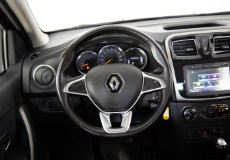 Подержанный автомобиль Renault Logan Sedan 2021 года (10 фото)