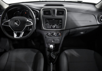 Подержанный автомобиль Renault Logan Sedan 2021 года (15 фото)