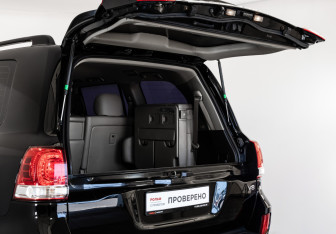 Подержанный автомобиль Toyota Land Cruiser Suv 2010 года (29 фото)