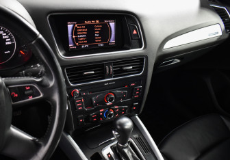 Подержанный автомобиль Audi Q5 2012 года (18 фото)
