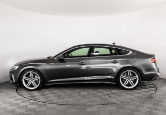 Подержанный автомобиль Audi A5 Liftback 2021 года (10 фото)