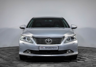 Подержанный автомобиль Toyota Camry Sedan 2013 года (2 фото)