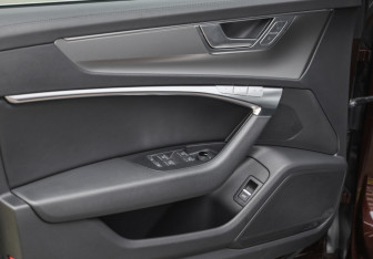 Подержанный автомобиль Audi A6 Sedan 2021 года (25 фото)