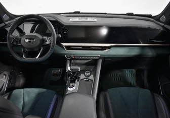 Подержанный автомобиль Geely Monjaro 2023 года (13 фото)