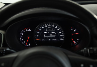 Подержанный автомобиль Kia Sorento 2017 года (12 фото)