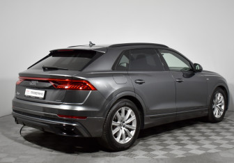 Подержанный автомобиль Audi Q8 2019 года (5 фото)