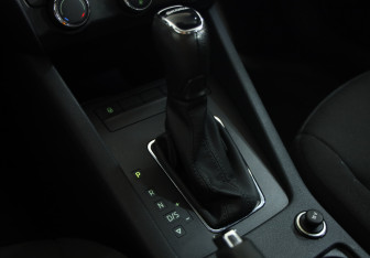 Подержанный автомобиль Skoda Octavia Liftback 2019 года (14 фото)
