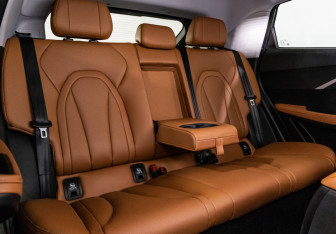 Подержанный автомобиль Omoda C5 2024 года (29 фото)