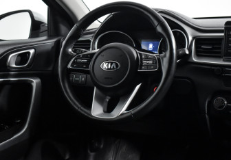 Подержанный автомобиль Kia Ceed Hatchback 2018 года (15 фото)