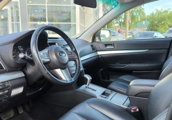Подержанный автомобиль Subaru Outback Wagon 2010 года (17 фото)