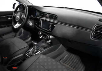 Подержанный автомобиль Kia Rio Hatchback 2019 года (12 фото)