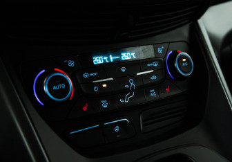 Подержанный автомобиль Ford Kuga 2016 года (15 фото)