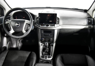 Подержанный автомобиль Chevrolet Captiva 2013 года (13 фото)