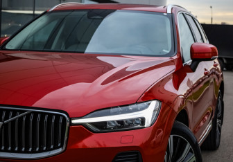 Подержанный автомобиль Volvo XC60 2021 года (2 фото)