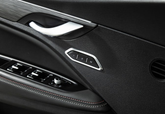Подержанный автомобиль Geely Tugella 2023 года (18 фото)