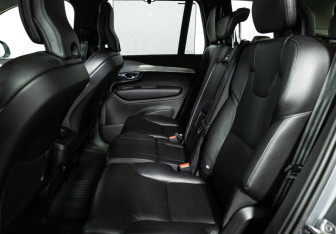 Подержанный автомобиль Volvo XC90 2019 года (10 фото)