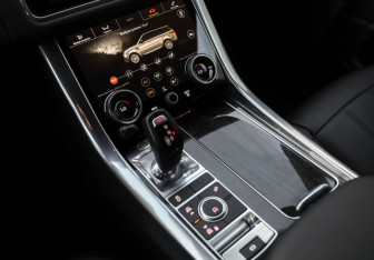 Подержанный автомобиль Land Rover Range Rover Sport 2020 года (21 фото)