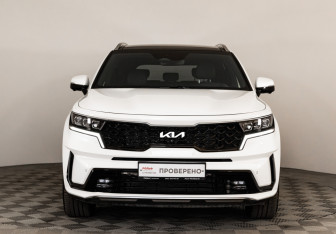 Подержанный автомобиль Kia Sorento 2022 года (2 фото)