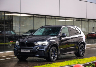 Подержанный автомобиль BMW X5 2016 года (3 фото)